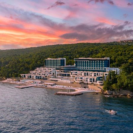 Hilton Rijeka Costabella Beach Resort And Spa Eksteriør billede
