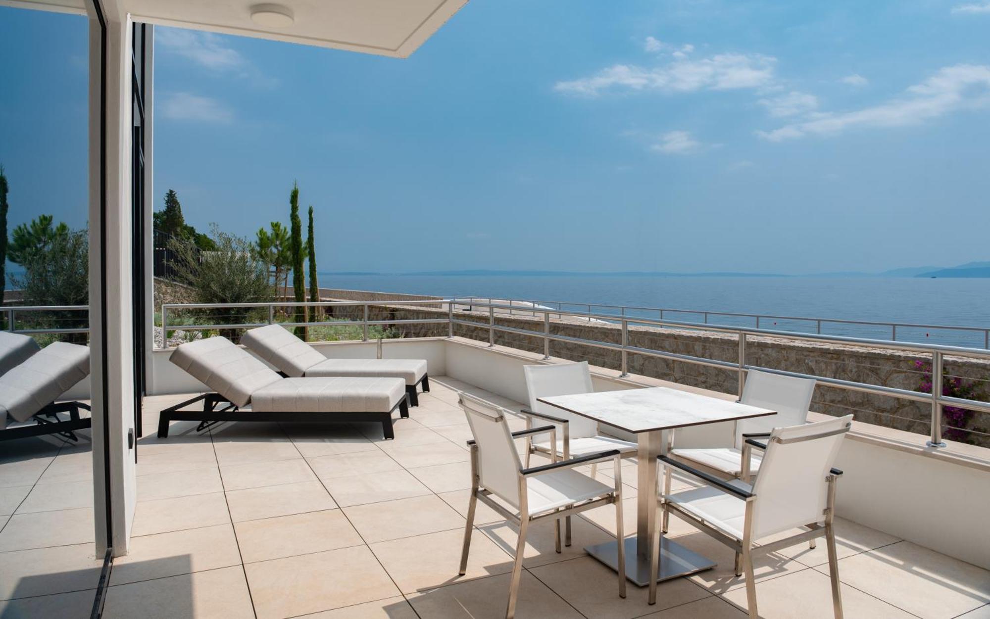 Hilton Rijeka Costabella Beach Resort And Spa Eksteriør billede