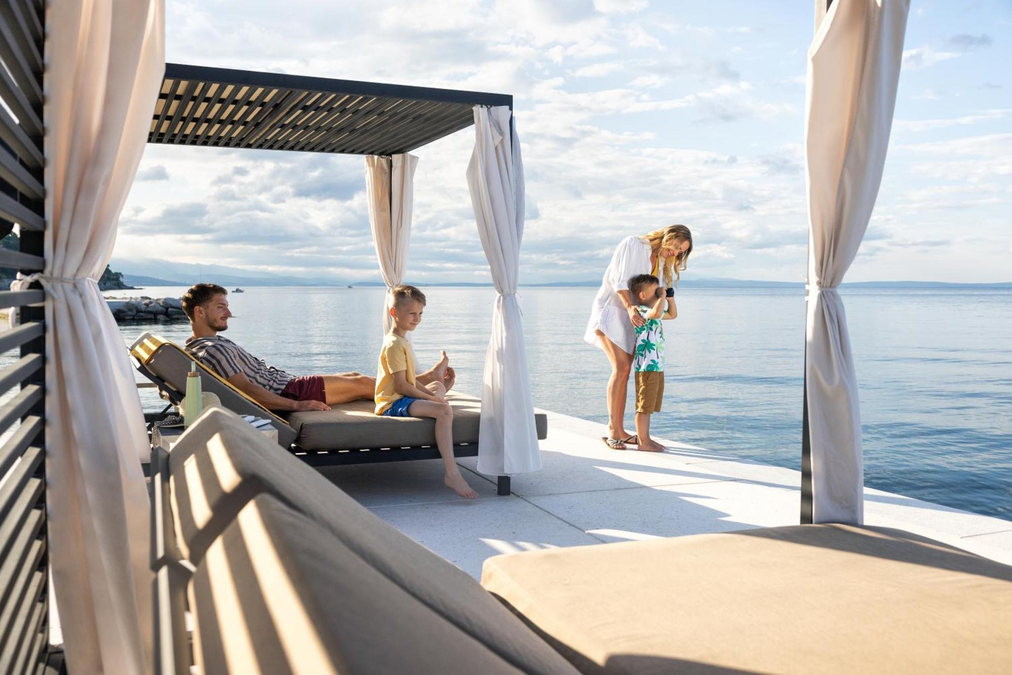 Hilton Rijeka Costabella Beach Resort And Spa Eksteriør billede The Beach at The Westin