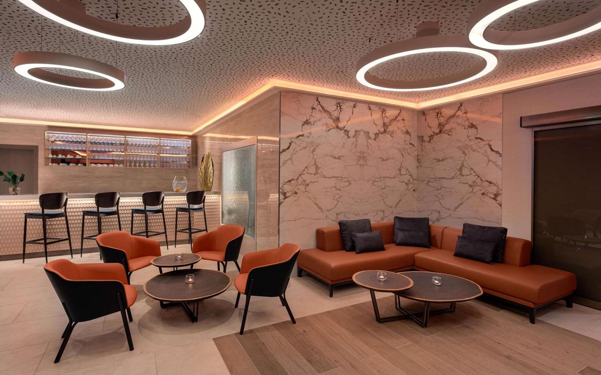 Hilton Rijeka Costabella Beach Resort And Spa Eksteriør billede The lounge at the airport